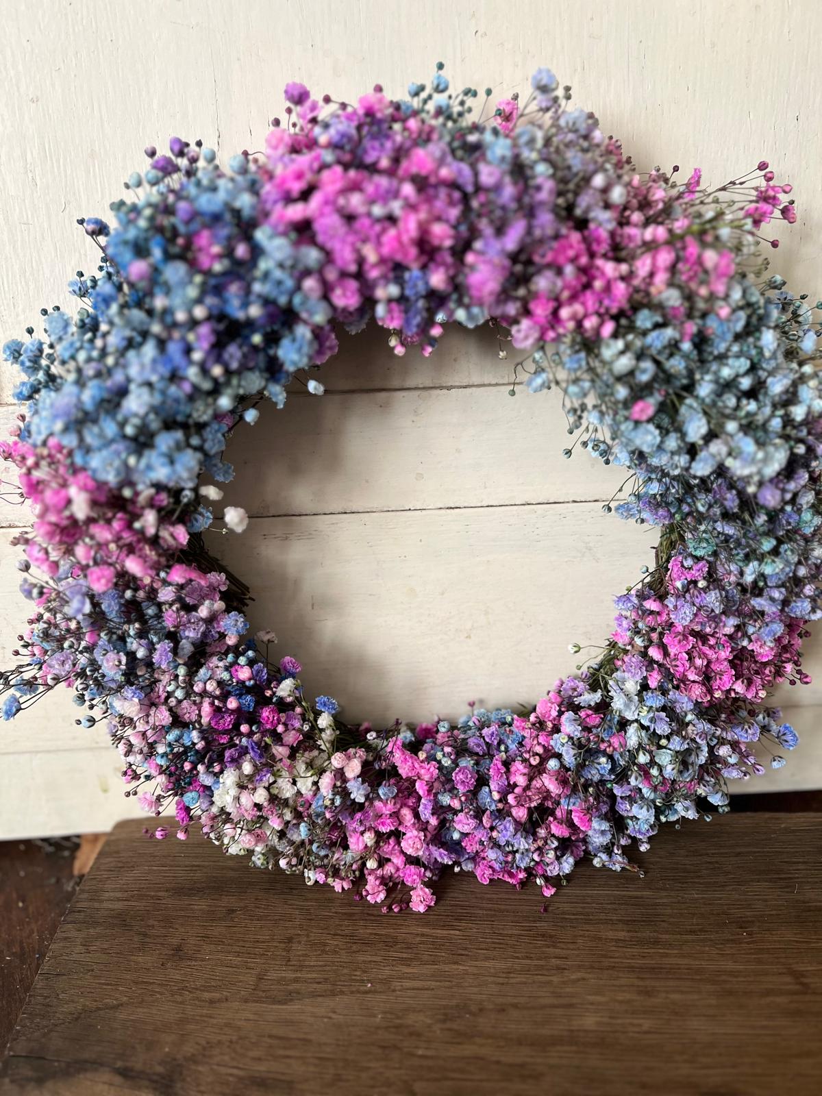Schleierkraut Kranz – Trockenblumen-Deko in neuen Farben