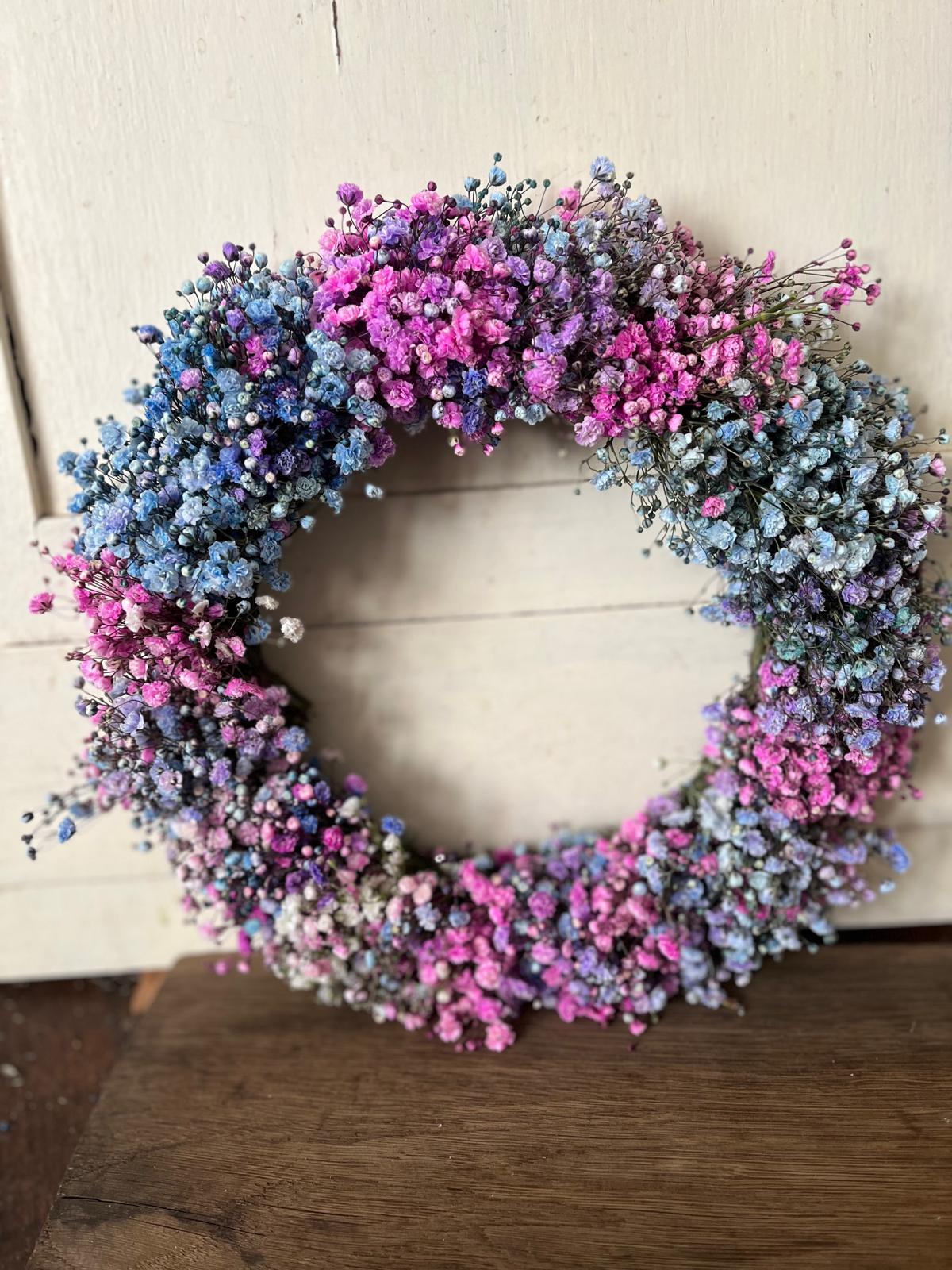 Schleierkraut Kranz – Trockenblumen-Deko in neuen Farben