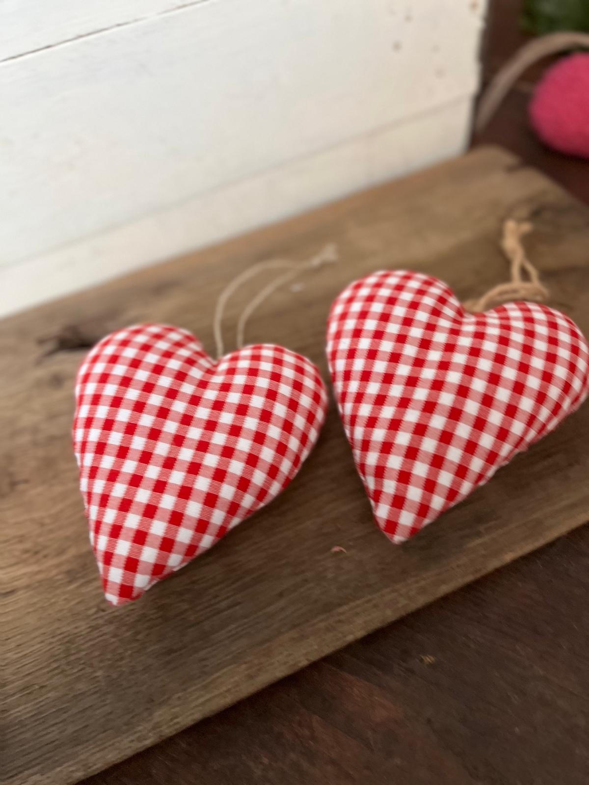 Karierte Stoffanhänger – Deko-Fetzen zum Aufhängen, Landhausstil