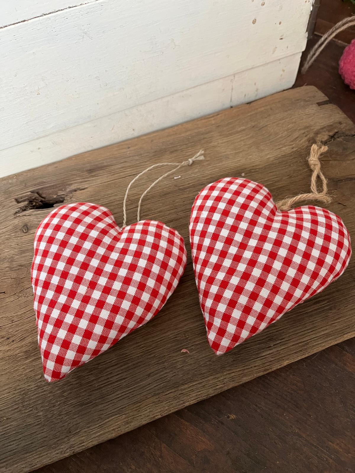 Karierte Stoffanhänger – Deko-Fetzen zum Aufhängen, Landhausstil