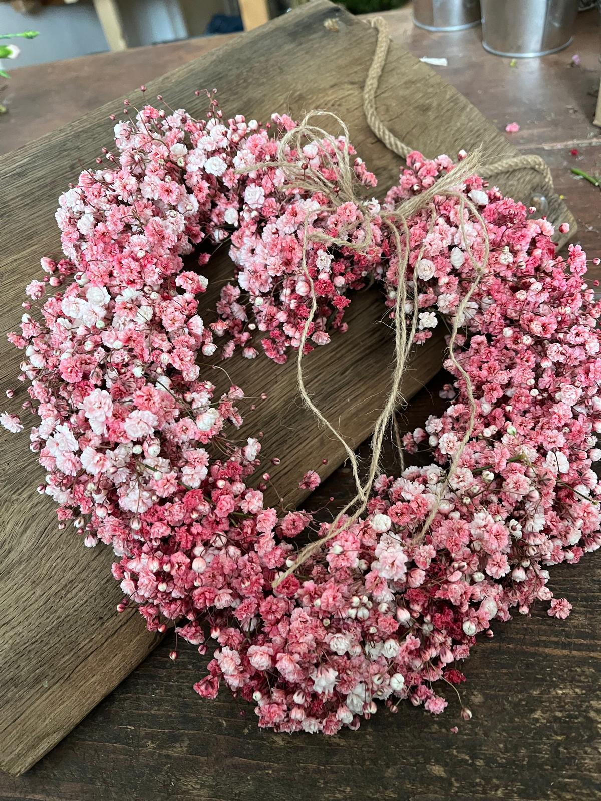 Schleierkraut Herz – frisch gebunden, dick, langlebige Trockenblumendeko 25cm