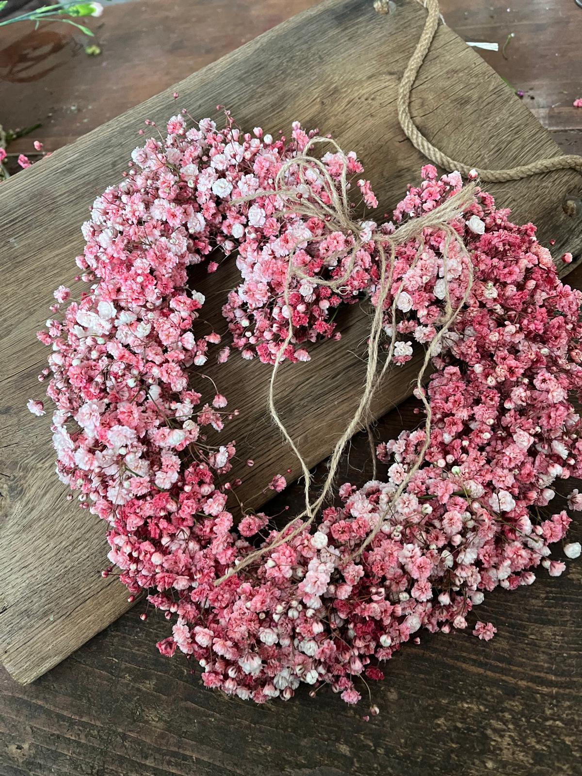 Schleierkraut Herz – frisch gebunden, dick, langlebige Trockenblumendeko 25cm