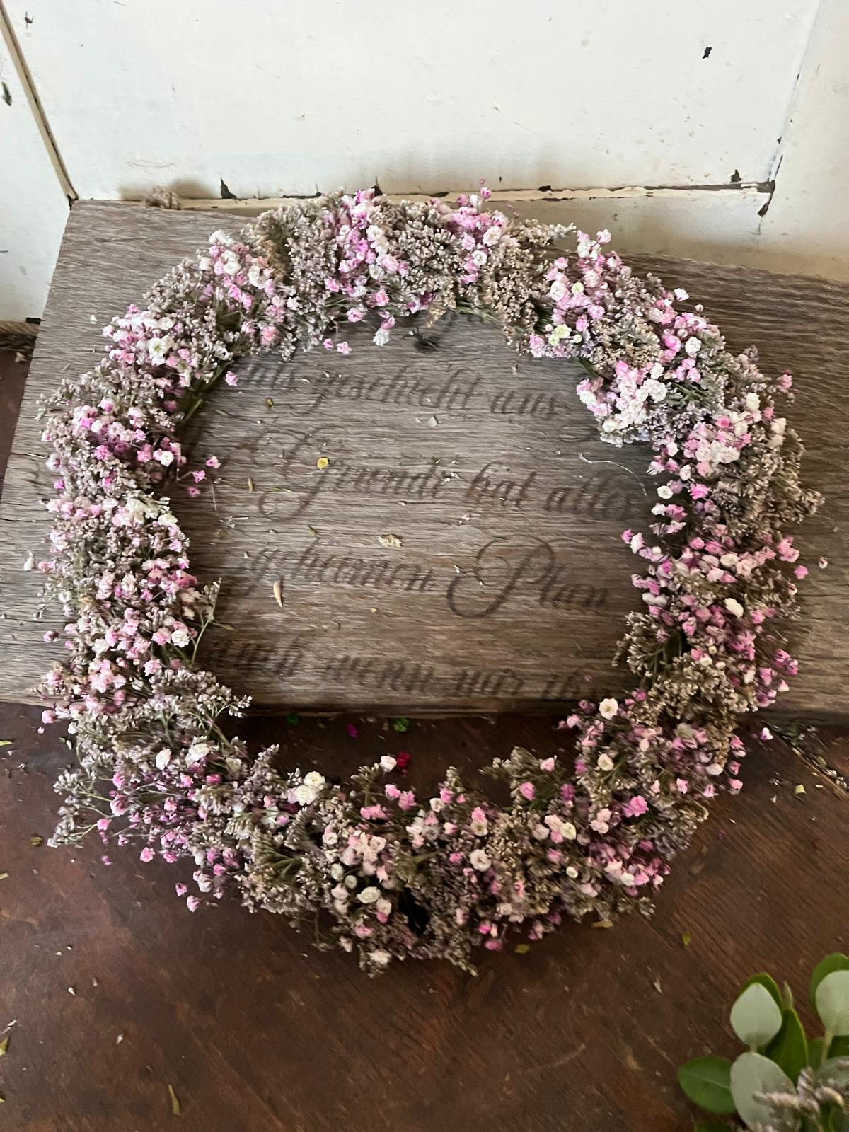 Kranz aus Schleierkraut & Strandflieder - Romantischer Kranz - Handgebunden