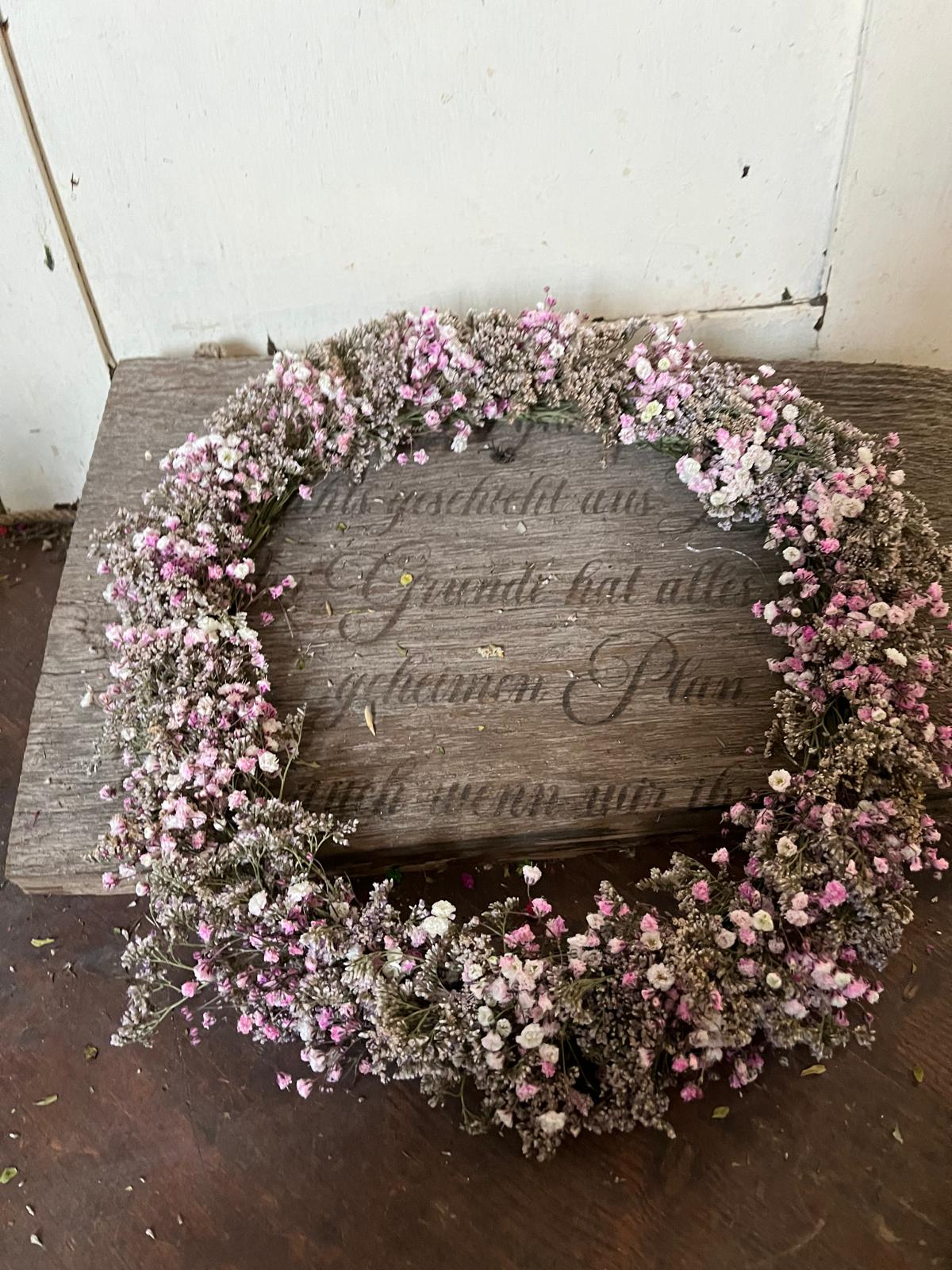 Kranz aus Schleierkraut & Strandflieder - Romantischer Kranz - Handgebunden