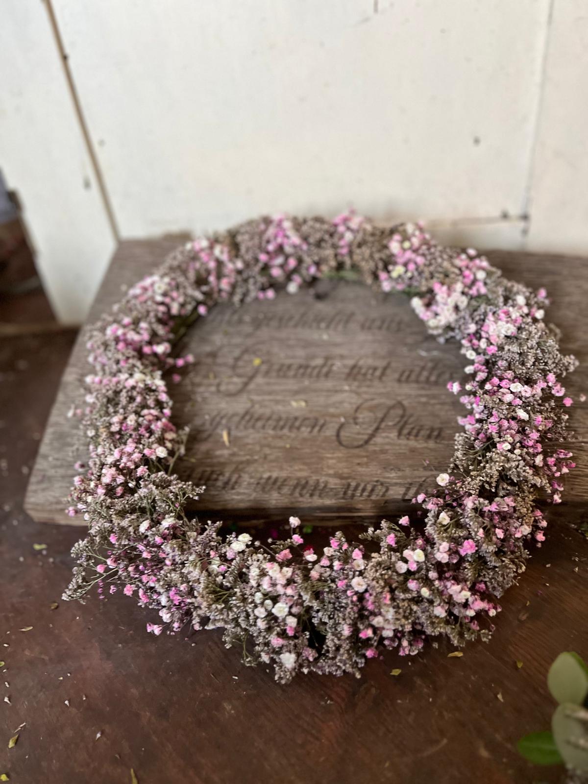 Kranz aus Schleierkraut & Strandflieder - Romantischer Kranz - Handgebunden