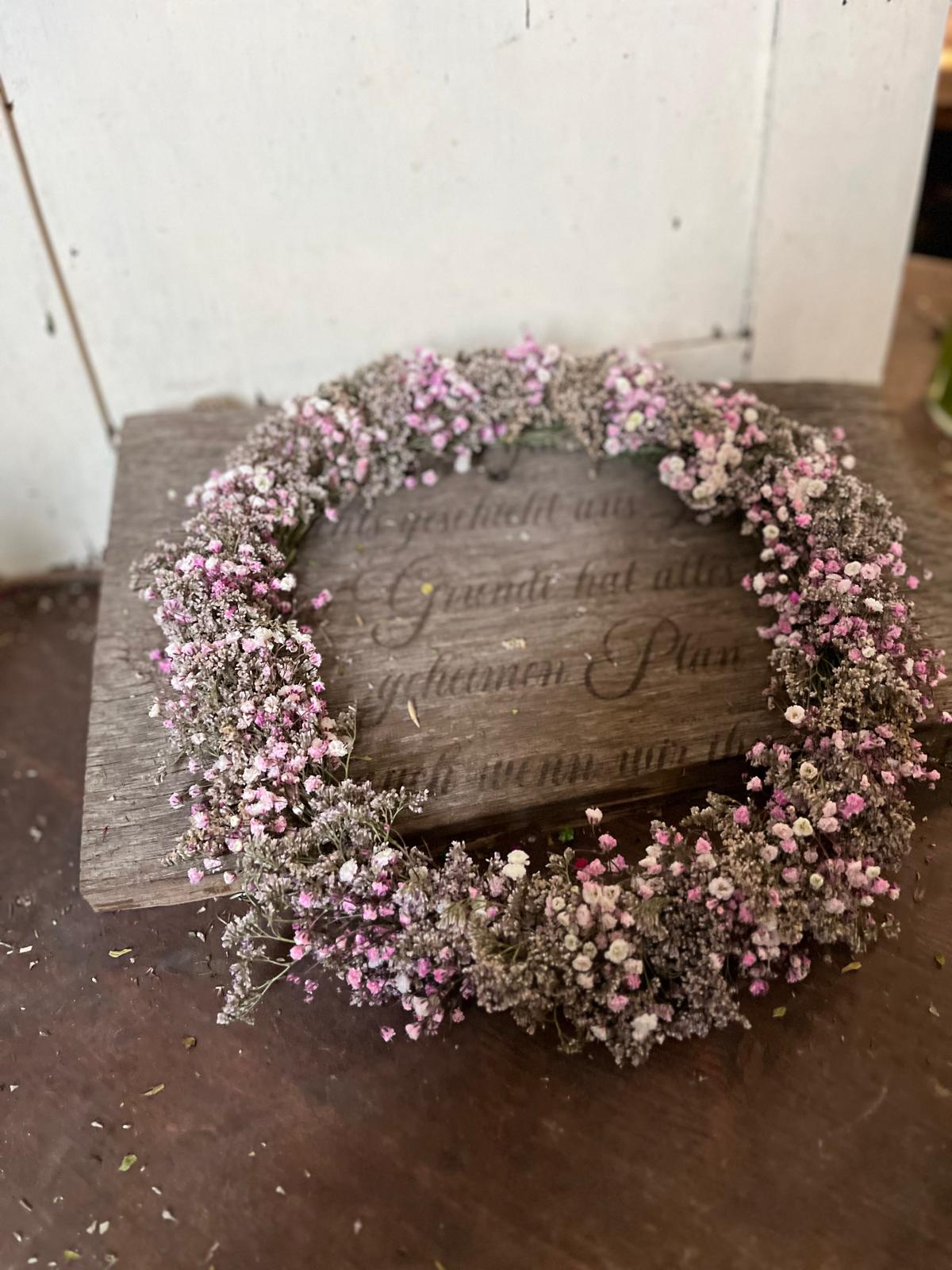 Kranz aus Schleierkraut & Strandflieder - Romantischer Kranz - Handgebunden