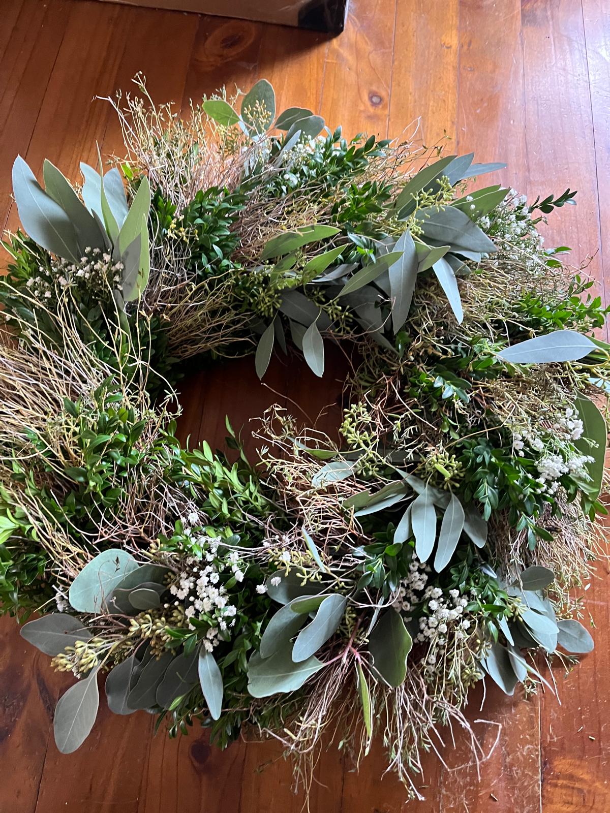 Zeitloser Eukalyptus-Kranz mit Buchsbaum & Thymian – Ganzjahresdeko, Türkranz Unikat