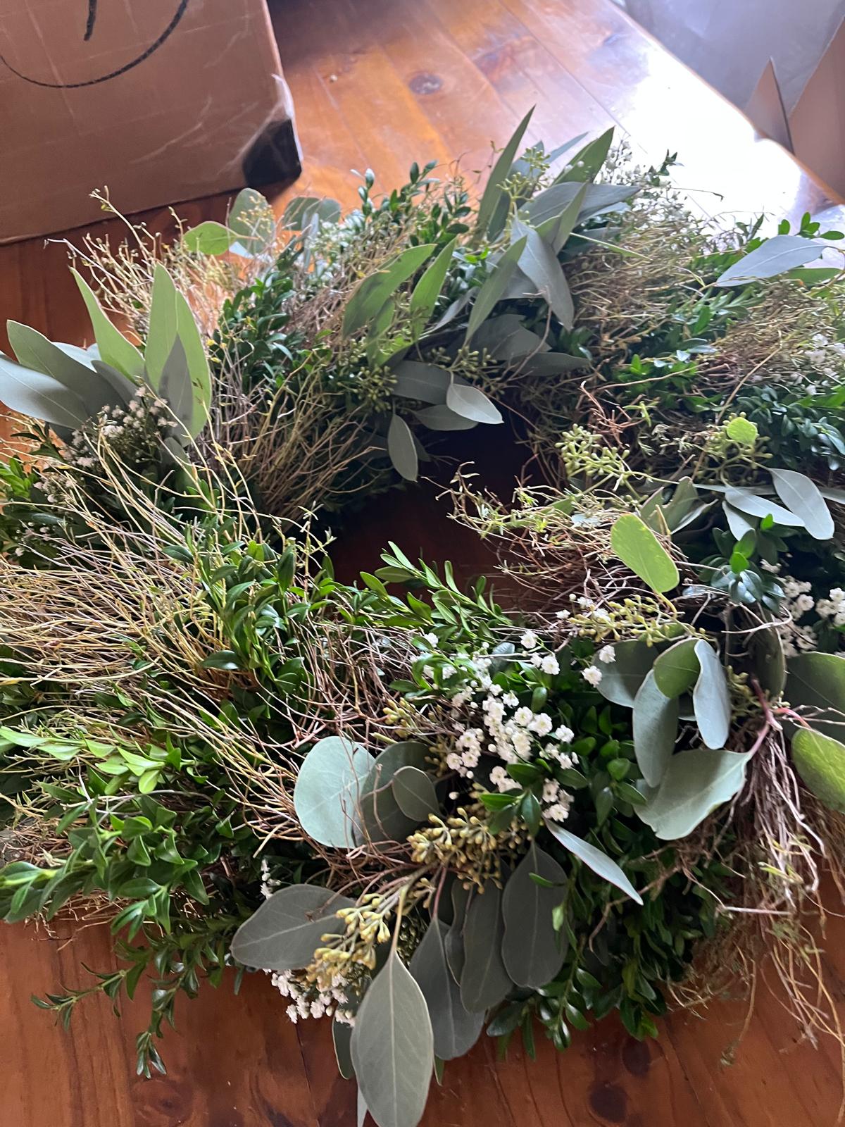 Zeitloser Eukalyptus-Kranz mit Buchsbaum & Thymian – Ganzjahresdeko, Türkranz Unikat