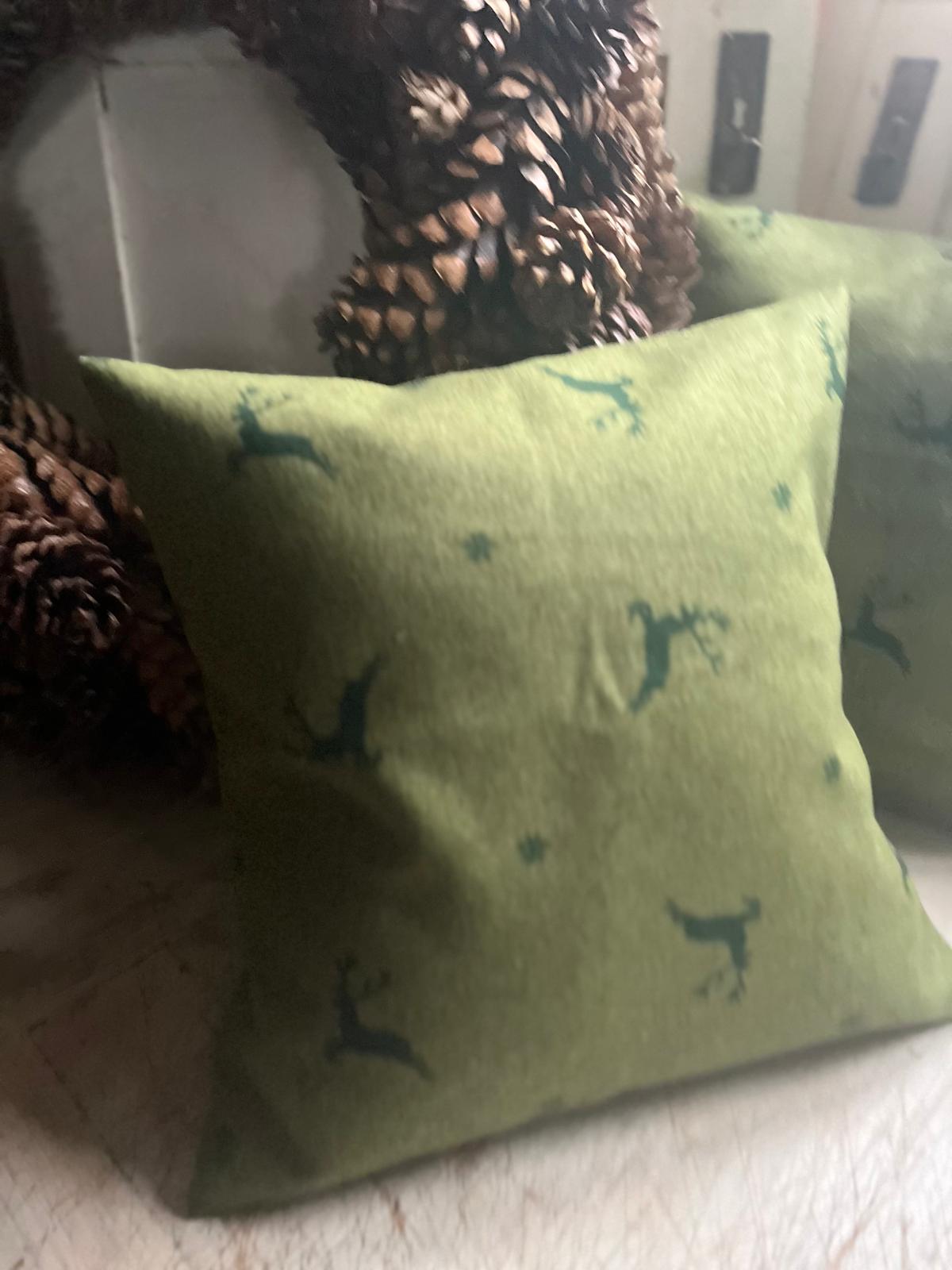 Stilvolles Herbst-Winter Kissen: Pflegeleicht & Waschbar