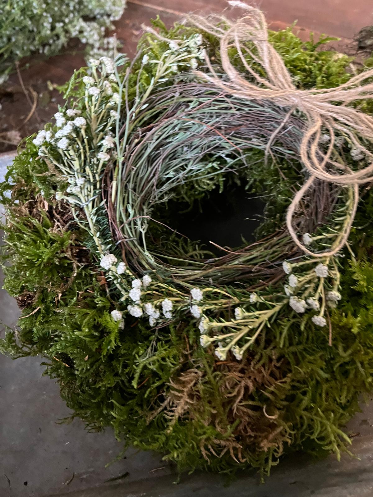 Schlichter Mooskranz: Zeitlose, Natürliche Deko