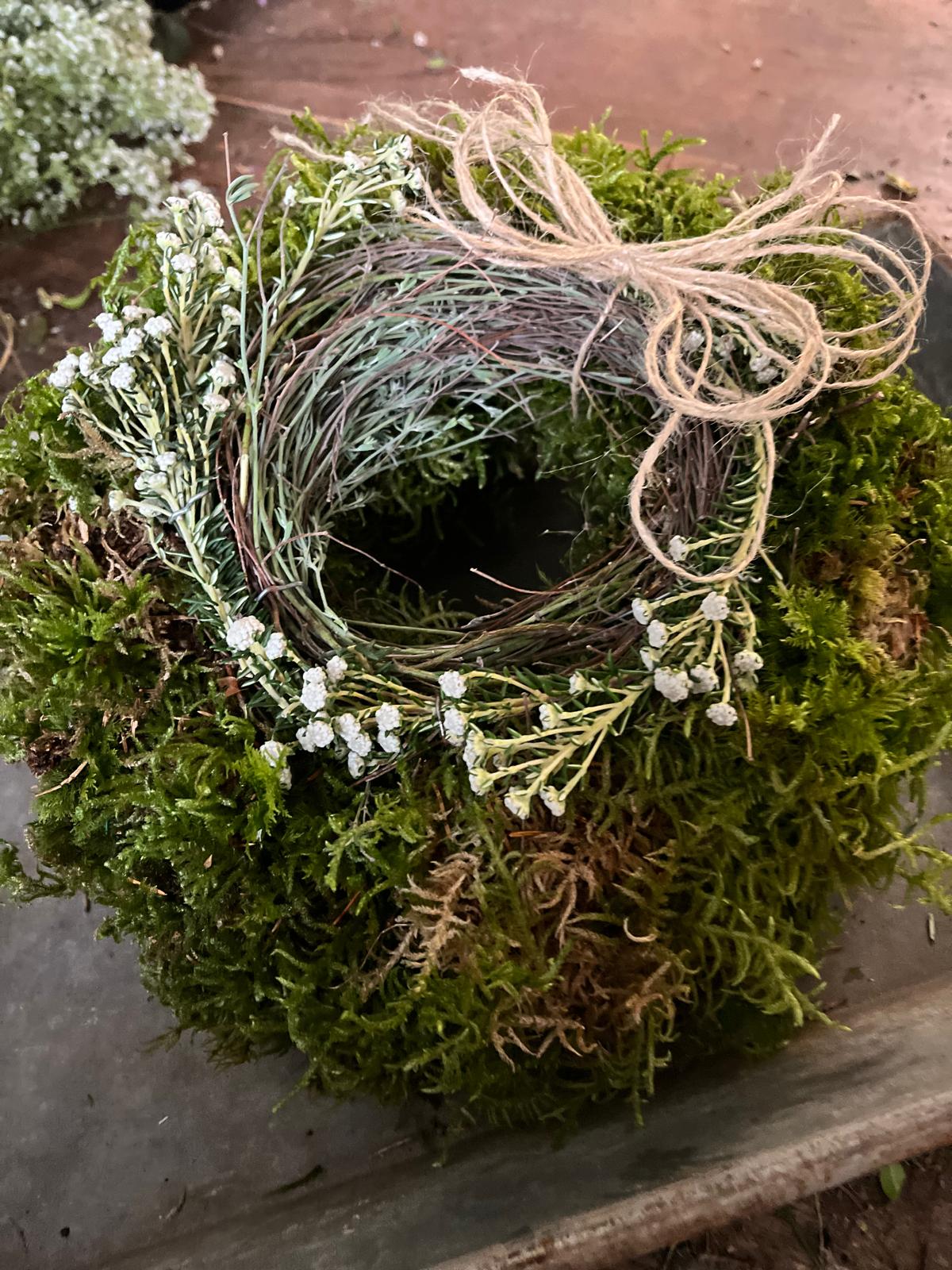 Schlichter Mooskranz: Zeitlose, Natürliche Deko