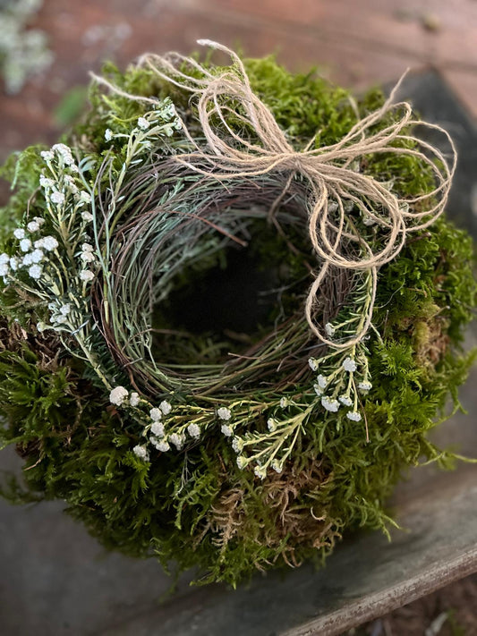 Schlichter Mooskranz: Zeitlose, Natürliche Deko