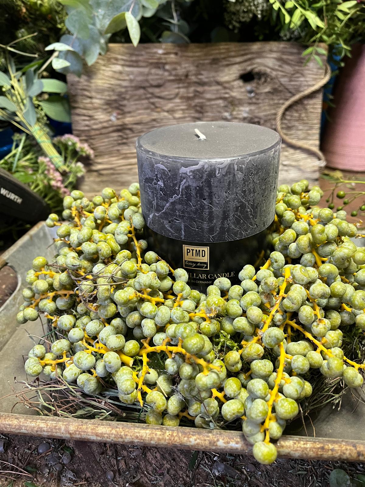 Kranz mit Datteln, Moos & Thymian: Schöne Deko