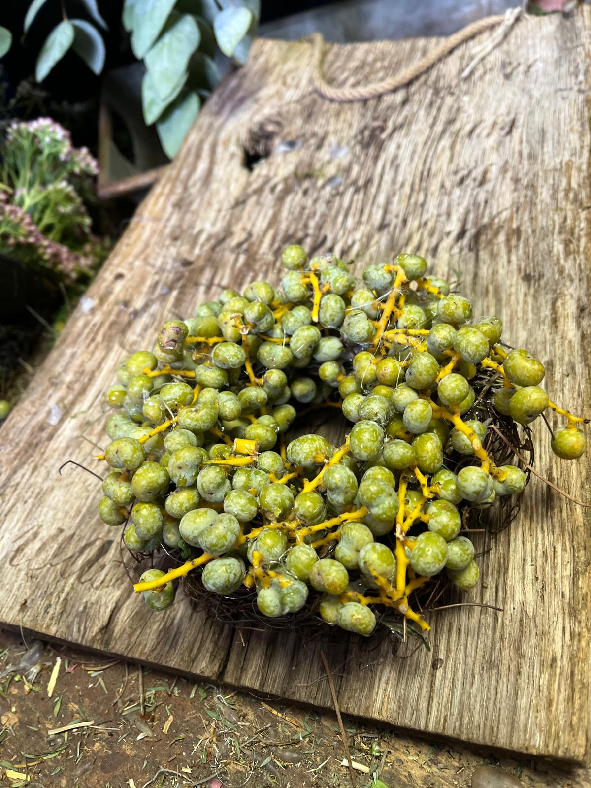 Kleiner Deko-Kranz mit Datteln: Rustikales Unikat