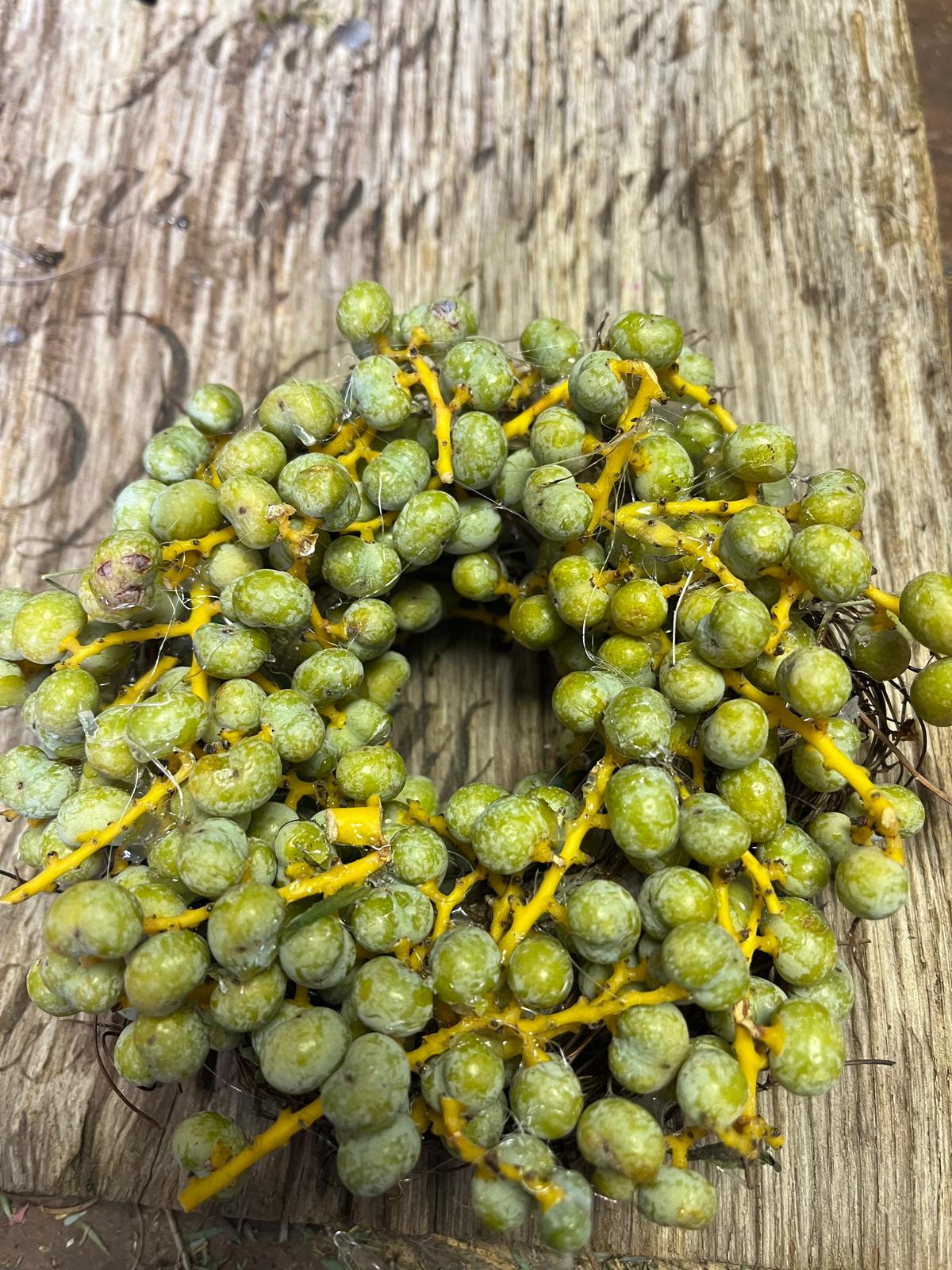 Kleiner Deko-Kranz mit Datteln: Rustikales Unikat