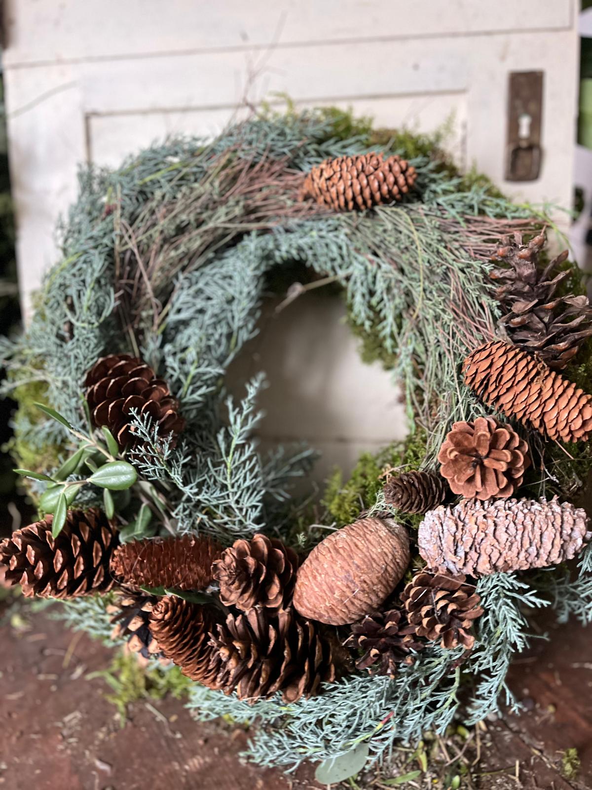 Handgefertigter Deko-Kranz: Ideal für die Adventszeit