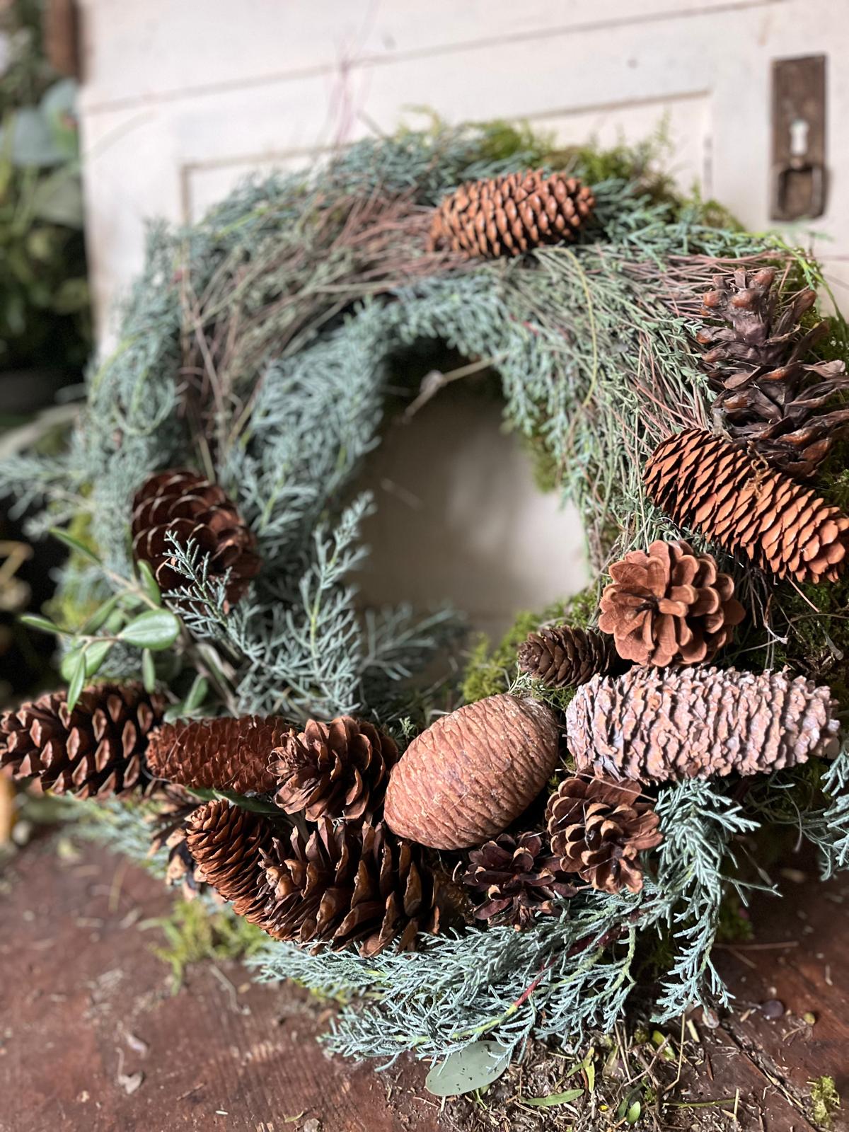 Handgefertigter Deko-Kranz: Ideal für die Adventszeit