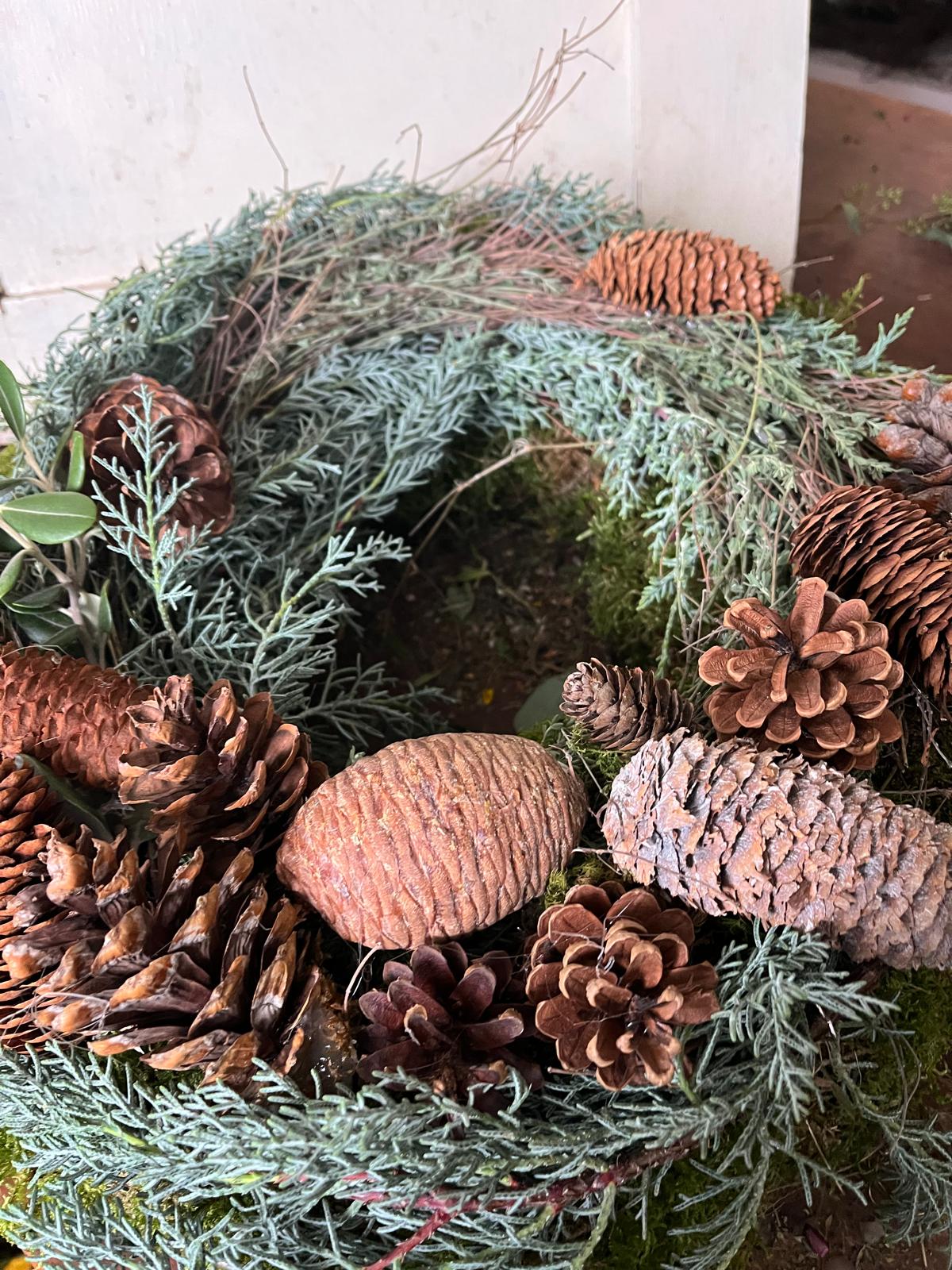 Handgefertigter Deko-Kranz: Ideal für die Adventszeit