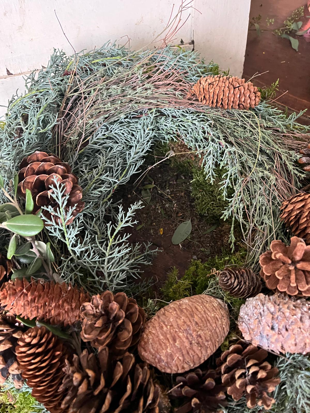 Handgefertigter Deko-Kranz: Ideal für die Adventszeit