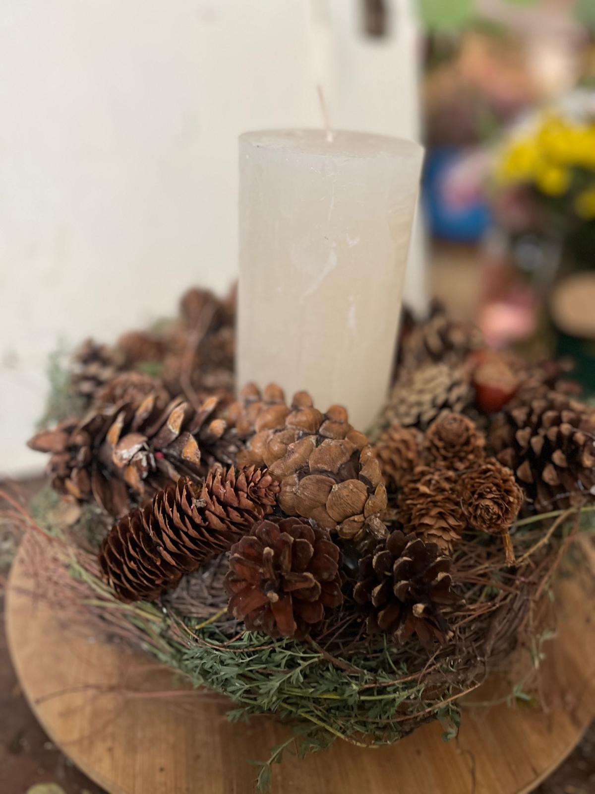 Edler Adventskranz: Zeitloses Unikat für die Weihnachtszeit