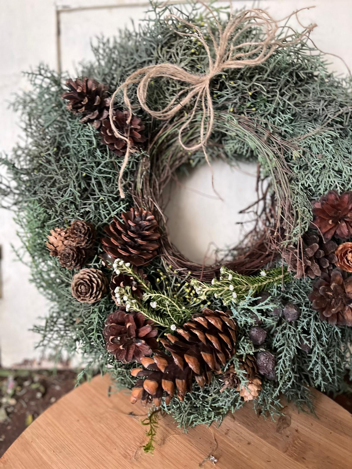 Exklusiver Frischekranz mit Zapfen (20/30/40 cm) – Handgebundenes Unikat aus Naturmaterialien