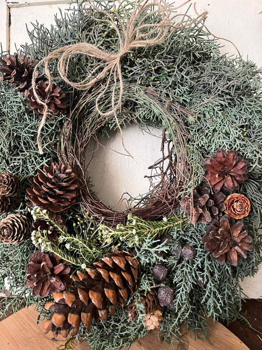 Exklusiver Frischekranz mit Zapfen (20/30/40 cm) – Handgebundenes Unikat aus Naturmaterialien