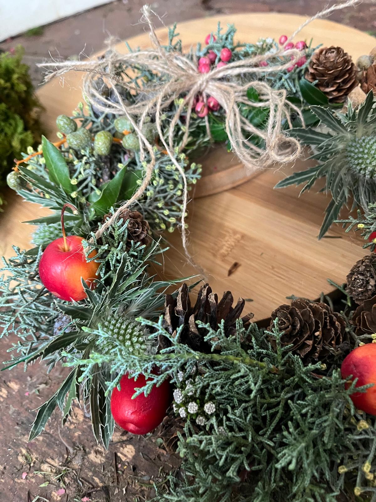 Tischkranz (17 cm) – Handgebundenes Unikat, für den Tisch oder zum Aufhängen