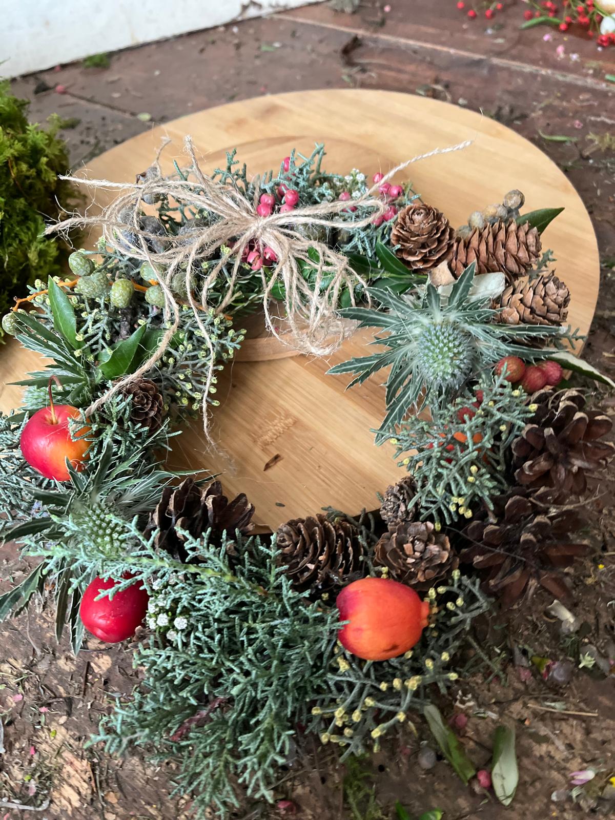 Tischkranz (17 cm) – Handgebundenes Unikat, für den Tisch oder zum Aufhängen