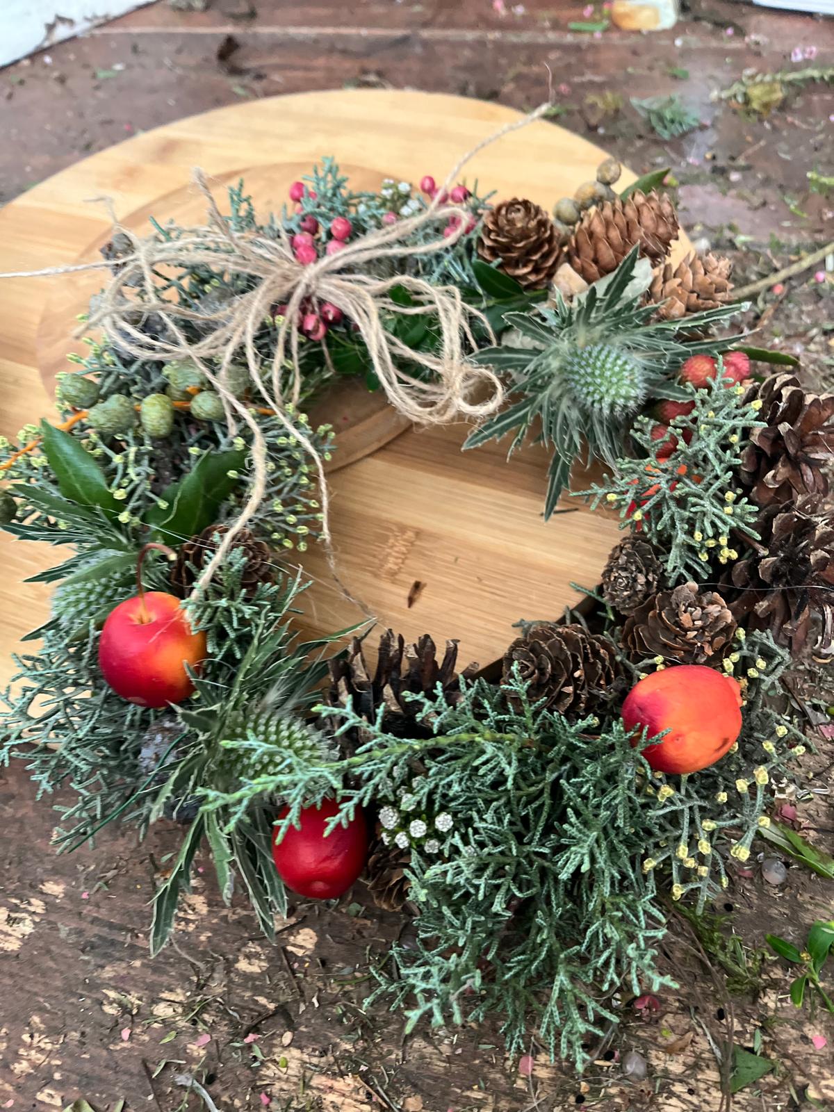 Tischkranz (17 cm) – Handgebundenes Unikat, für den Tisch oder zum Aufhängen