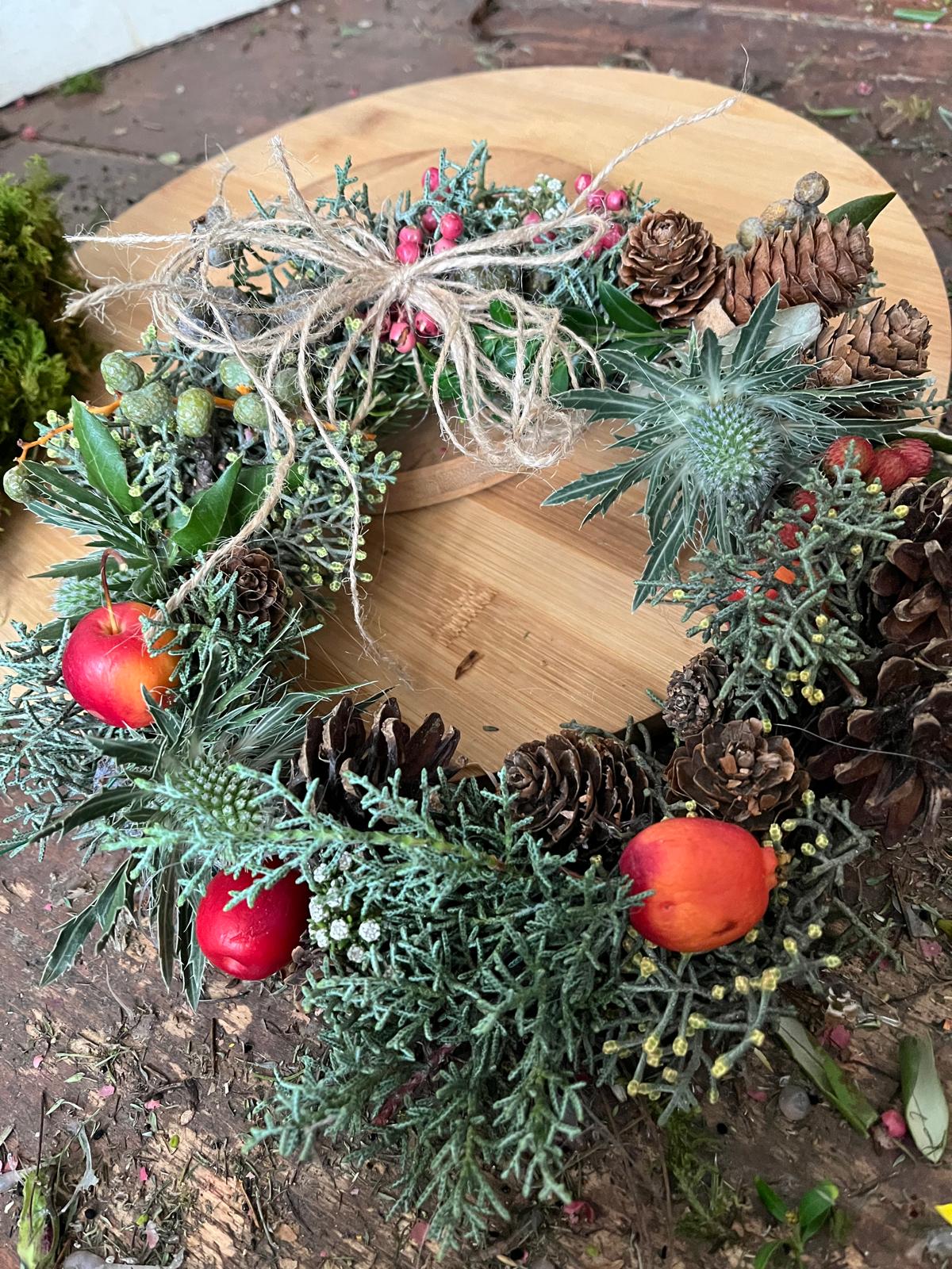 Tischkranz (17 cm) – Handgebundenes Unikat, für den Tisch oder zum Aufhängen