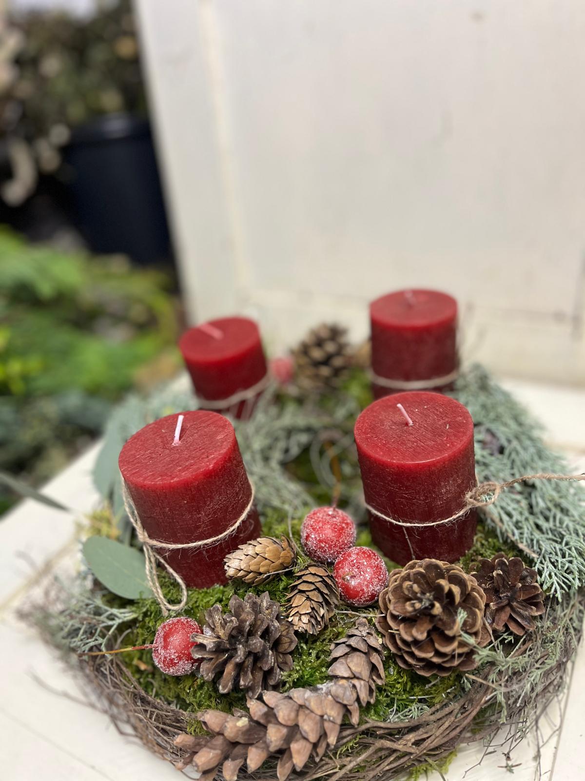 Wunderschöner Adventskranz (30 cm) – Frisch gebunden mit Moos, Äpfeln, Ästen & Zapfen