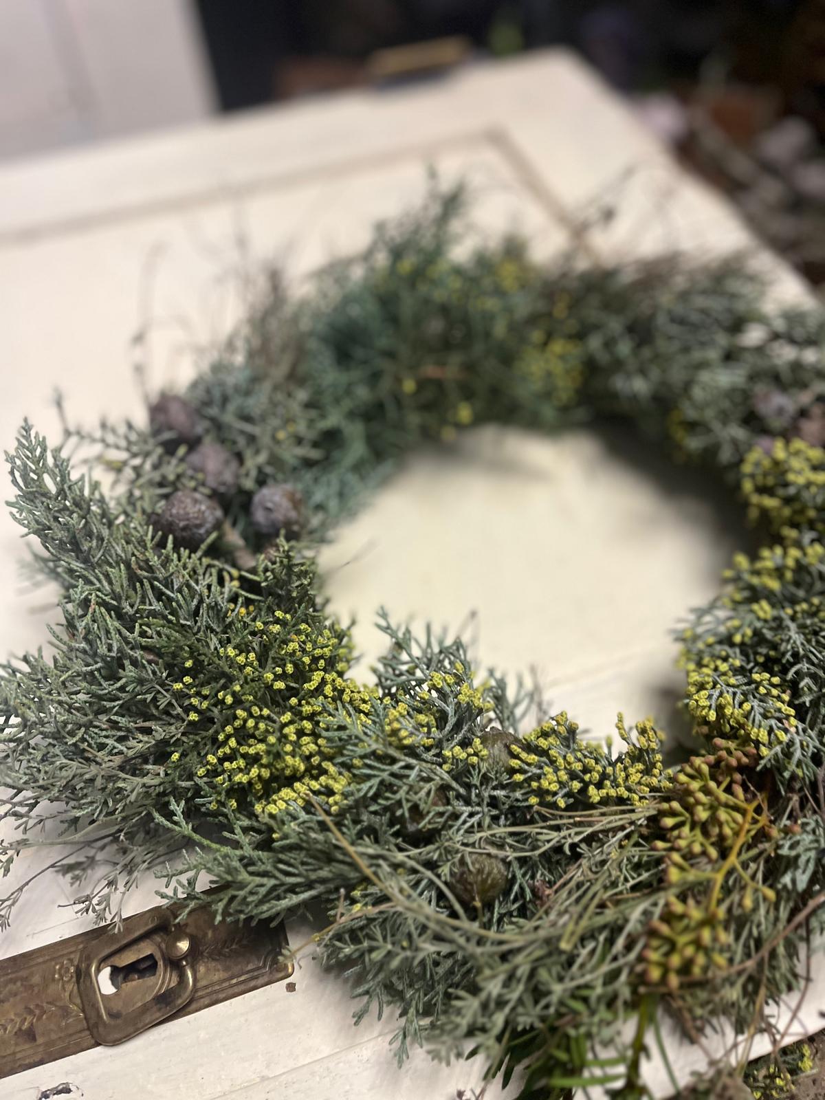 Rustikaler Naturkranz mit Thymian & Arizonica (20/25/30 cm) – Frisch gebunden