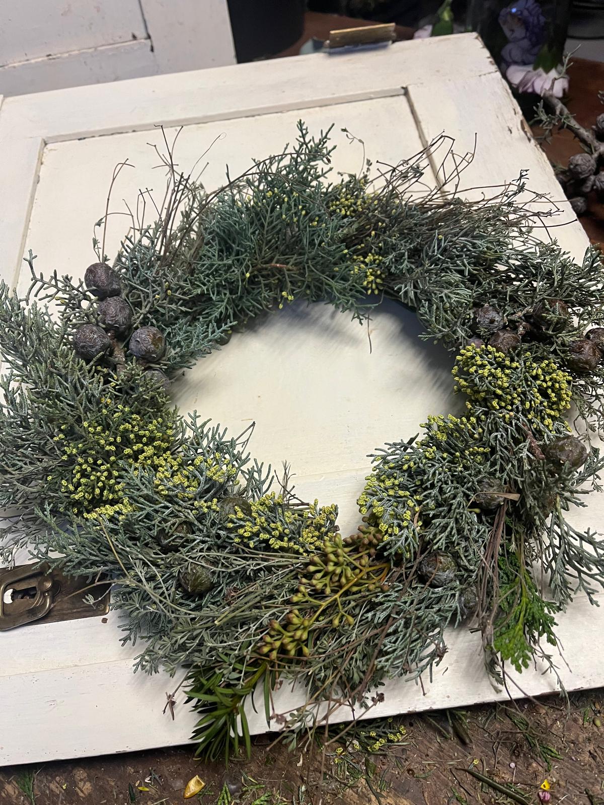 Rustikaler Naturkranz mit Thymian & Arizonica (20/25/30 cm) – Frisch gebunden