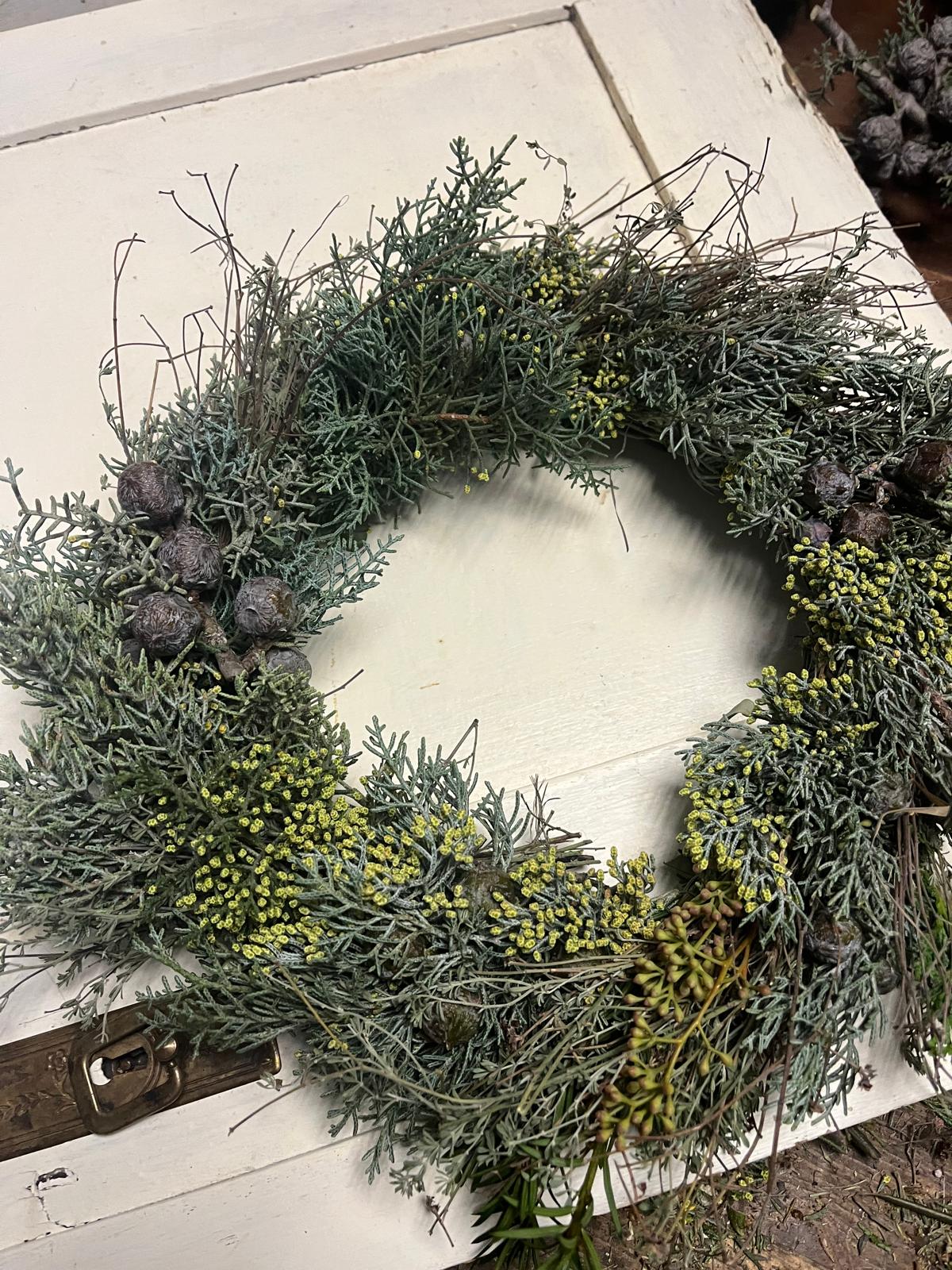 Rustikaler Naturkranz mit Thymian & Arizonica (20/25/30 cm) – Frisch gebunden