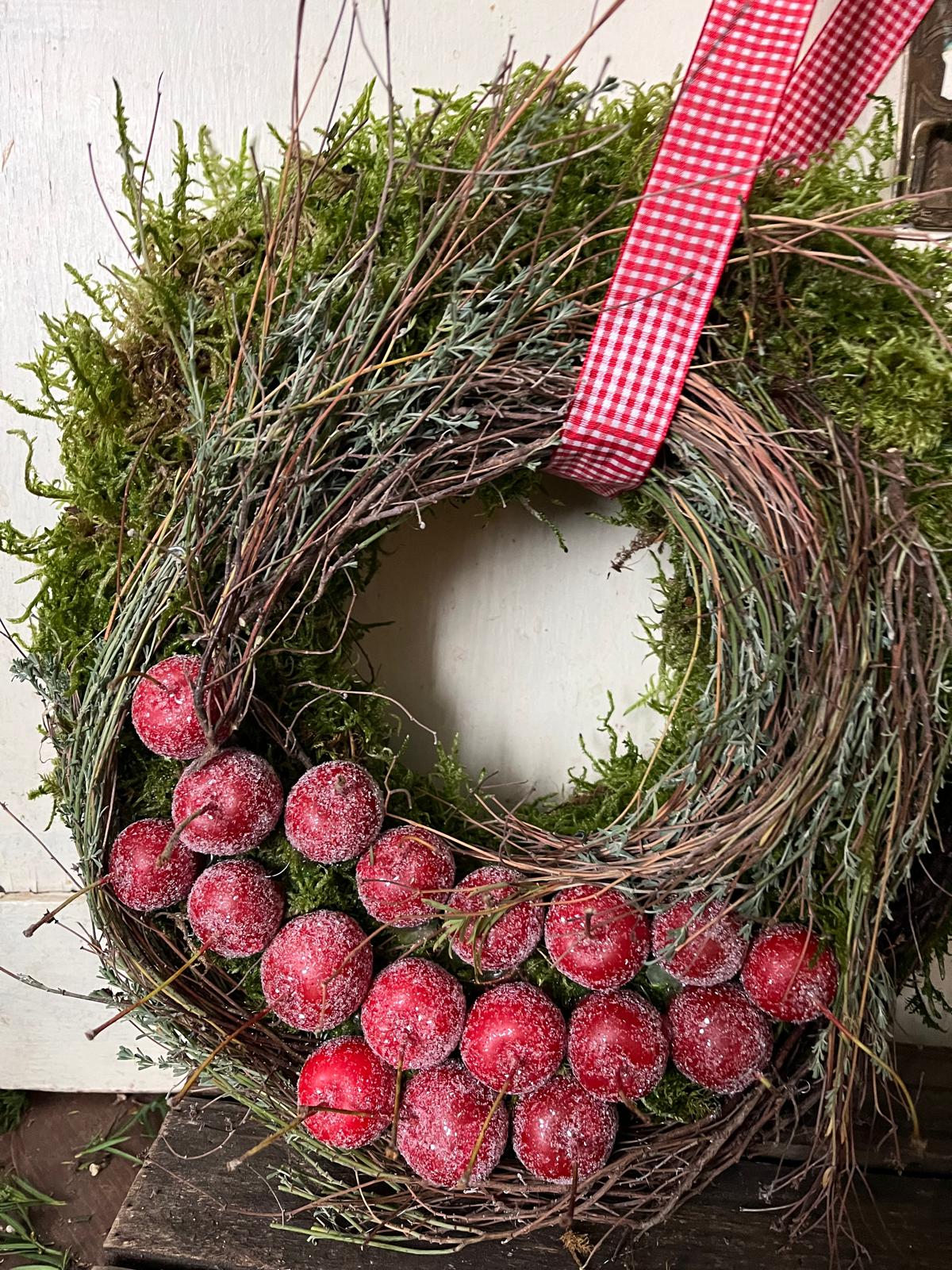 Moos-Kranz mit Äpfeln & Thymian (20/25/30 cm) – Duftende Deko mit Band