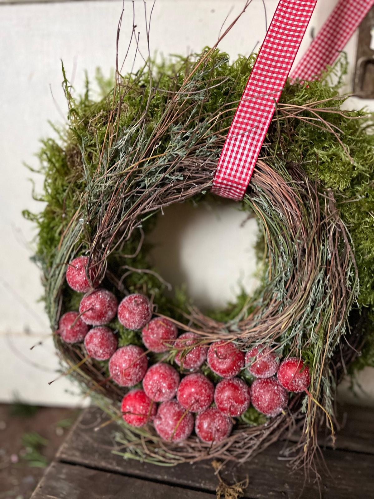 Moos-Kranz mit Äpfeln & Thymian (20/25/30 cm) – Duftende Deko mit Band