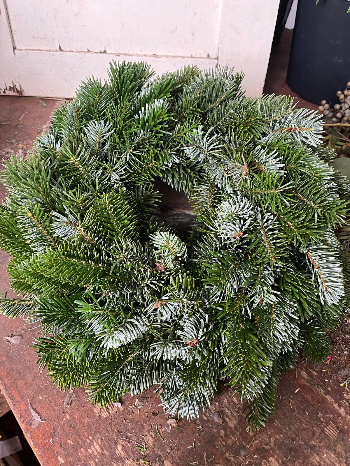 Premium Tannen-Kranz aus Bayern (25/30/35 cm) – Frisch & Dick gebunden