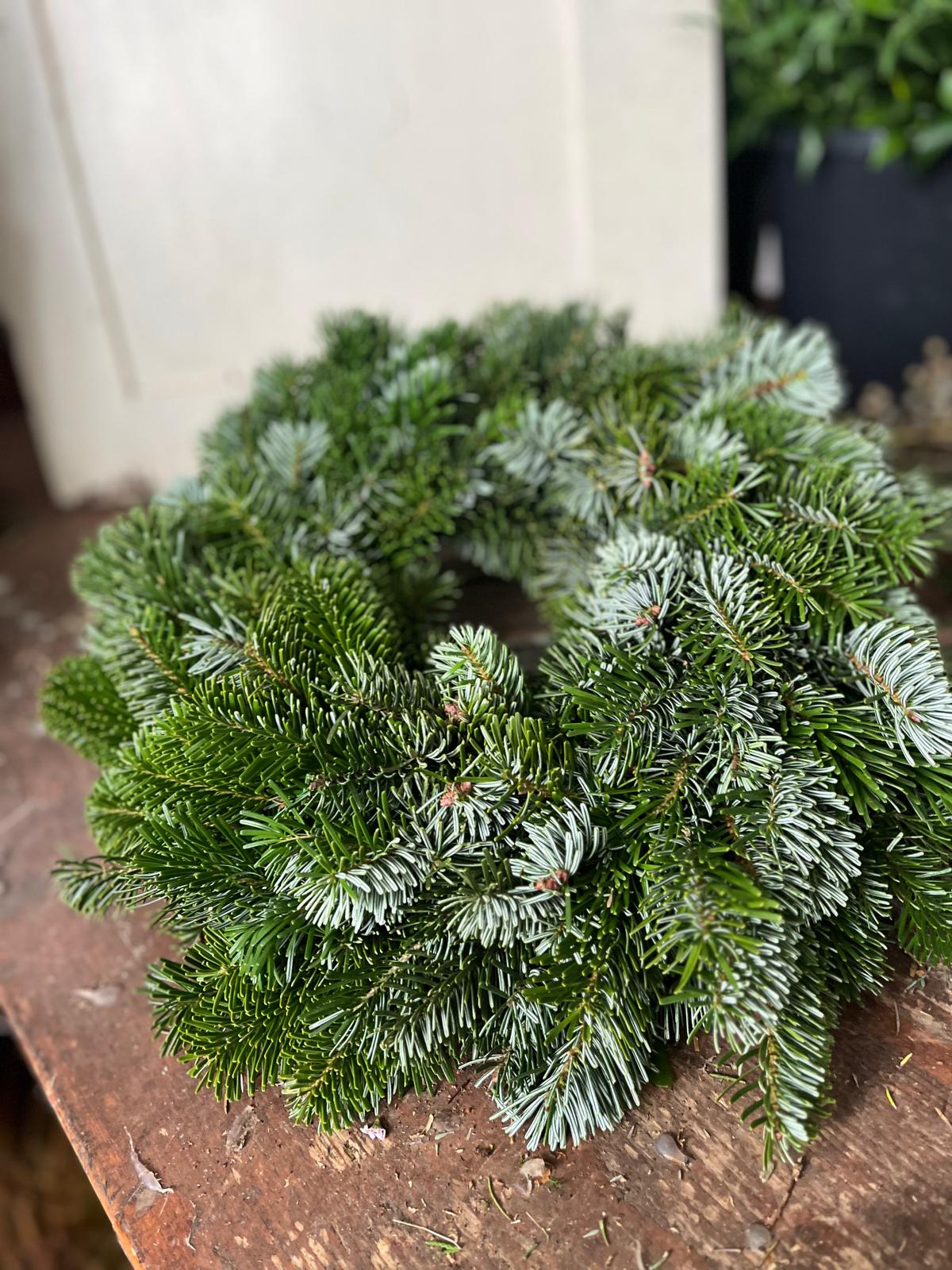 Premium Tannen-Kranz aus Bayern (25/30/35 cm) – Frisch & Dick gebunden