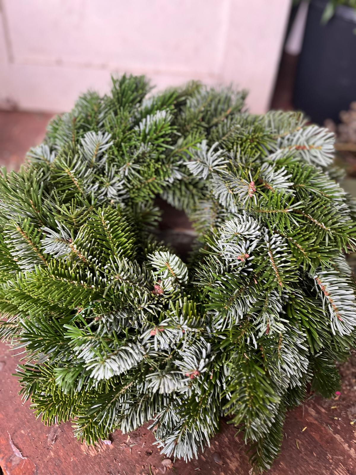 Premium Tannen-Kranz aus Bayern (25/30/35 cm) – Frisch & Dick gebunden