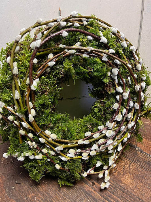 Mooskranz mit Palmkätzchen | Puristische Frühlingsdeko | Osterkranz handgebunden | Türkranz oder Tischdeko