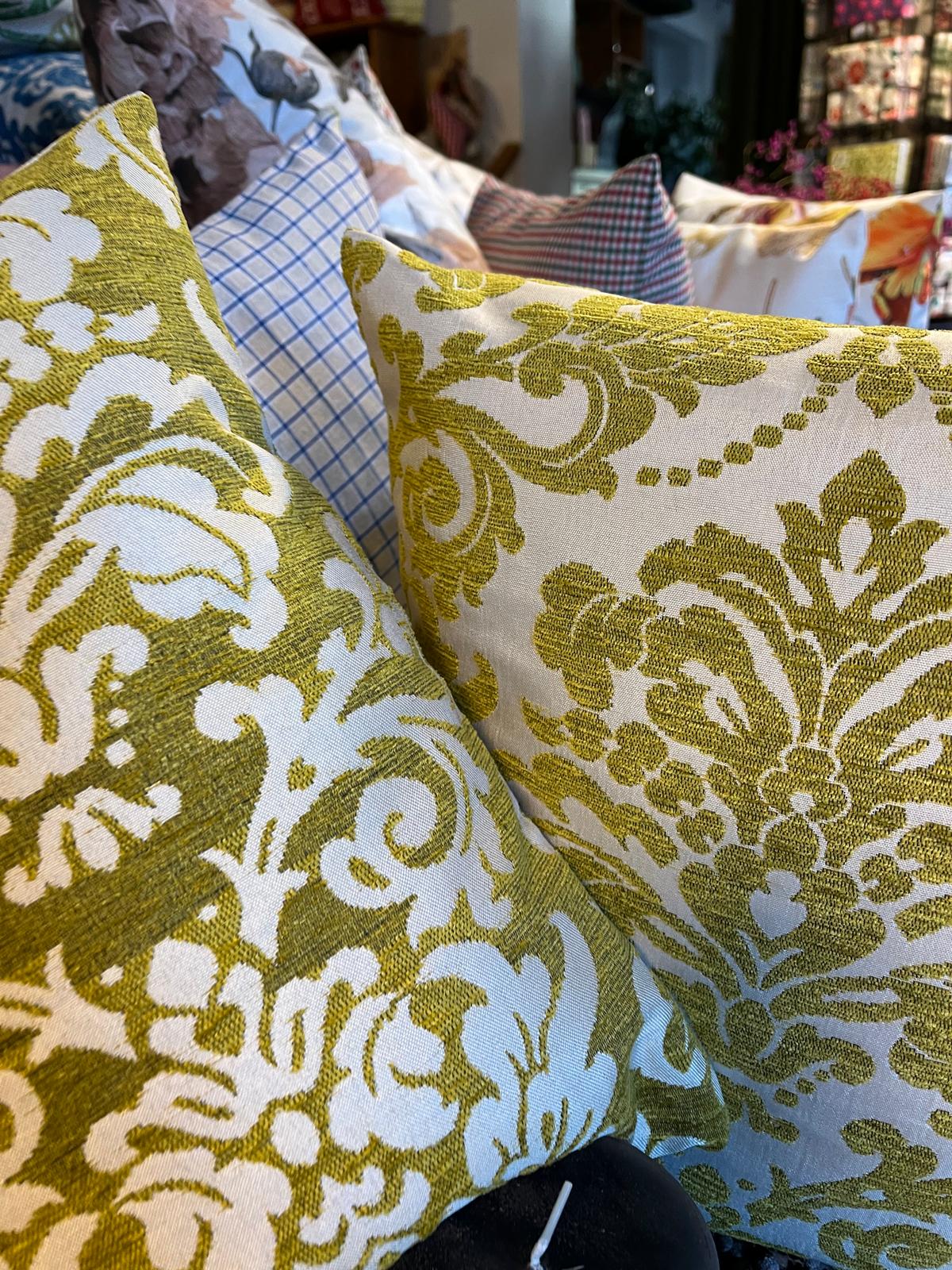 Kissenhülle 40x40 cm | Zeitloses Design | Hochwertiges Dekokissen | Handgefertigt | Kissenbezug für Wohnzimmer & Terrasse