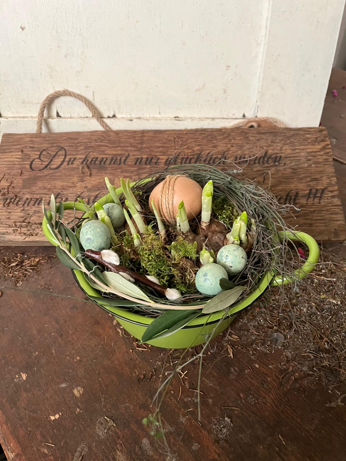 Frühlingsschale mit Narzissen | Osterglocken Arrangement | Handgefertigte Osterdeko | Tischdeko Frühling 18cm | Kleines Ostergeschenk