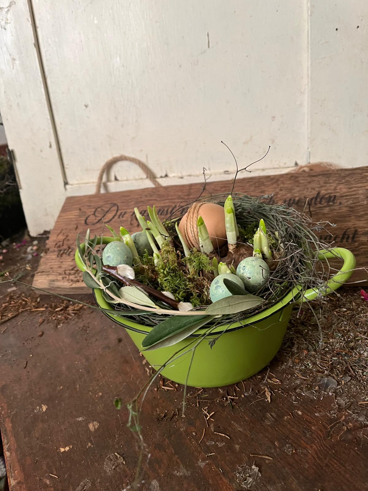 Frühlingsschale mit Narzissen | Osterglocken Arrangement | Handgefertigte Osterdeko | Tischdeko Frühling 18cm | Kleines Ostergeschenk