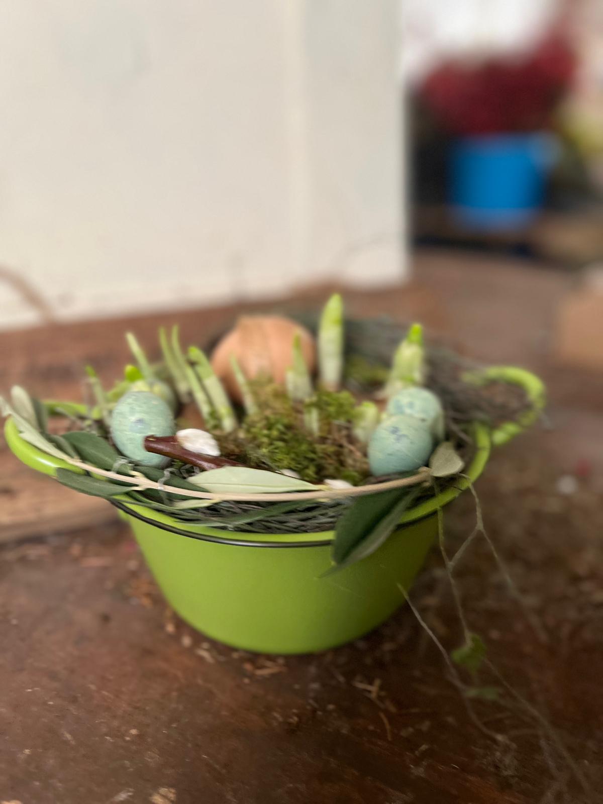 Frühlingsschale mit Narzissen | Osterglocken Arrangement | Handgefertigte Osterdeko | Tischdeko Frühling 18cm | Kleines Ostergeschenk