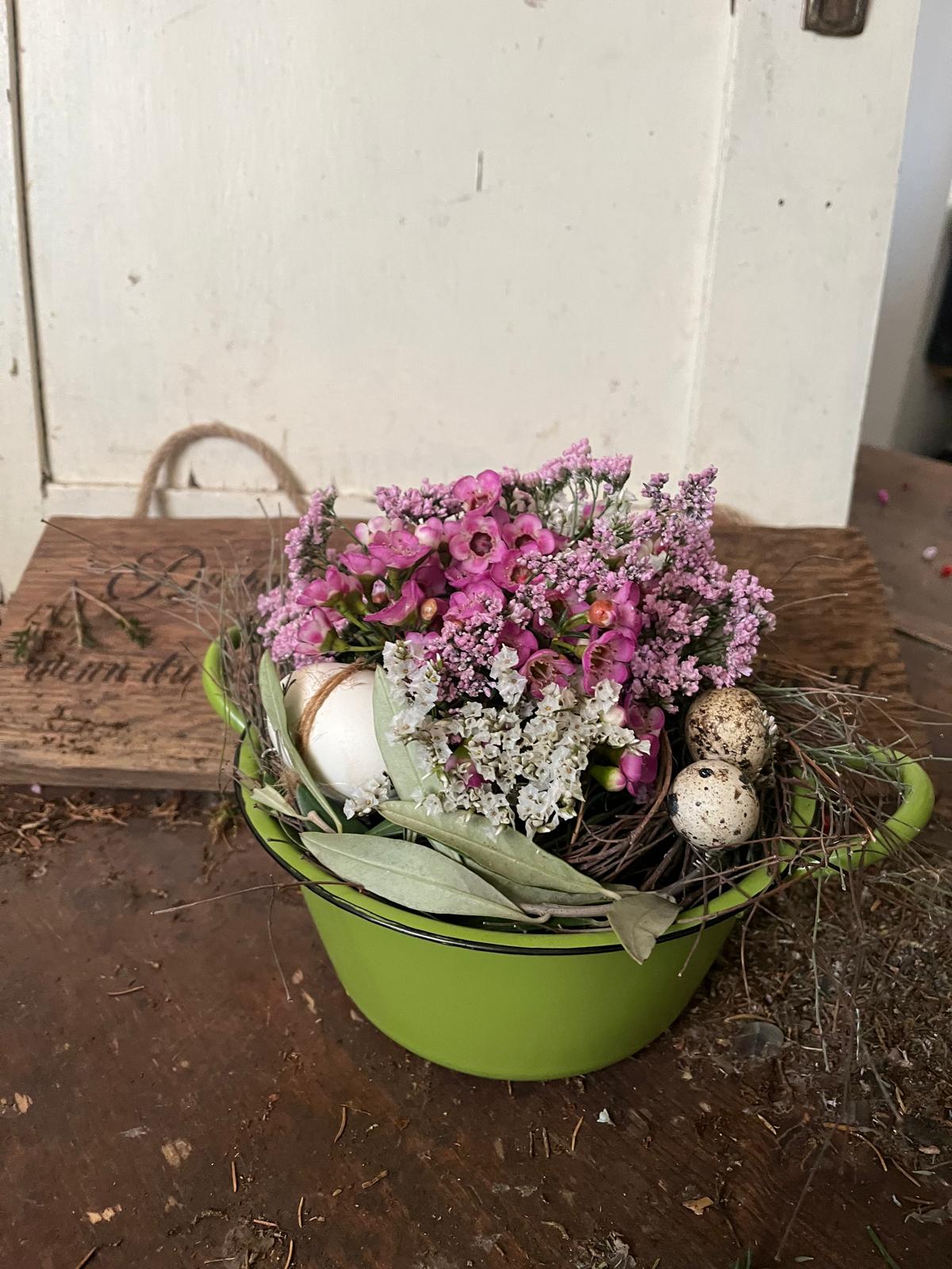 Ostergesteck in der Schale | Frühlingsdeko handgesteckt | Mit Thymian & Eiern | Trocknet wunderschön ein | 18 cm Unikat