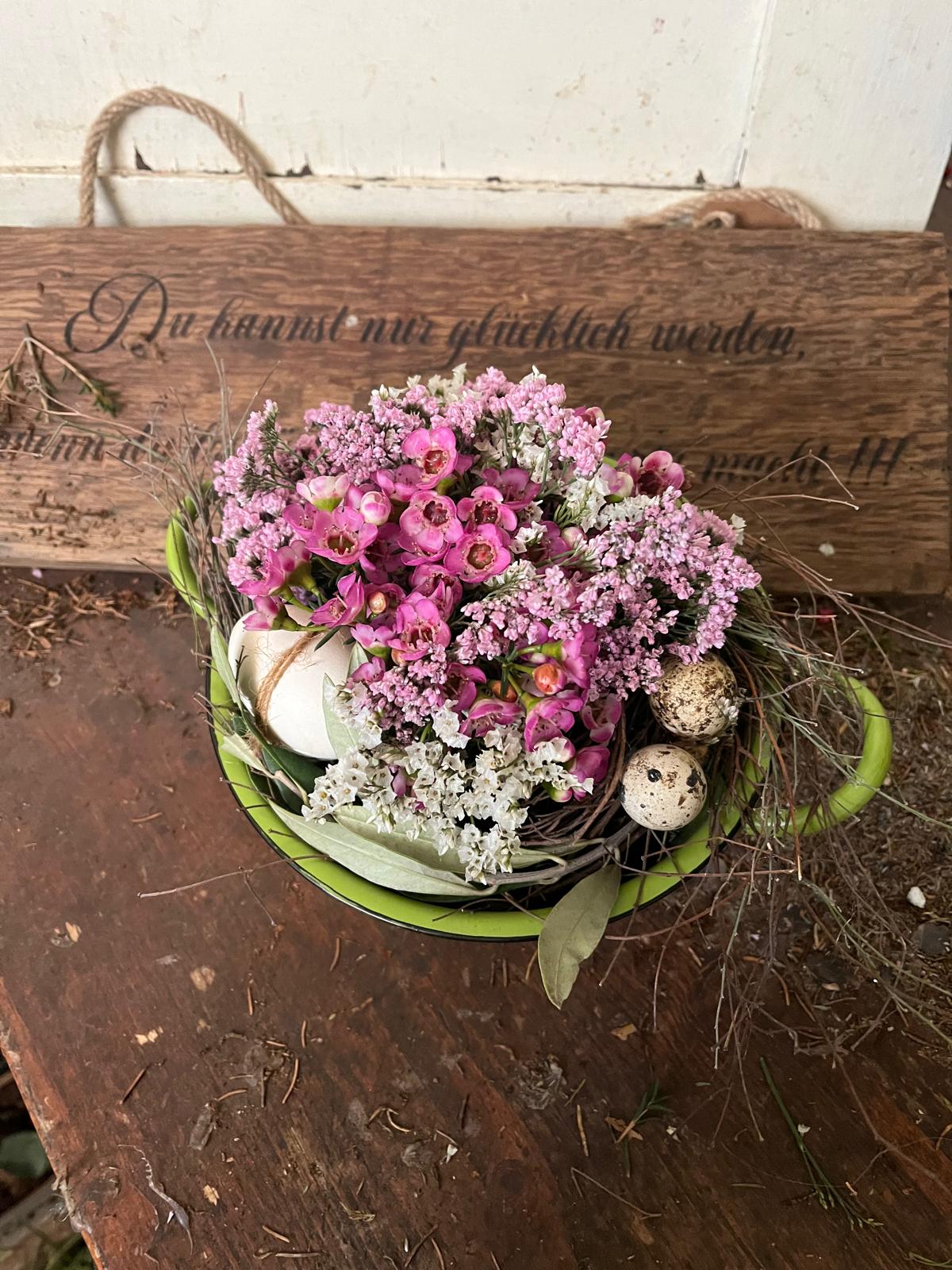 Ostergesteck in der Schale | Frühlingsdeko handgesteckt | Mit Thymian & Eiern | Trocknet wunderschön ein | 18 cm Unikat