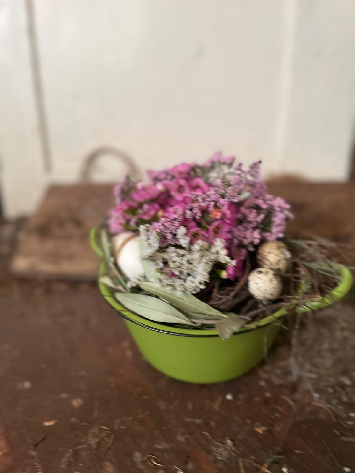 Ostergesteck in der Schale | Frühlingsdeko handgesteckt | Mit Thymian & Eiern | Trocknet wunderschön ein | 18 cm Unikat