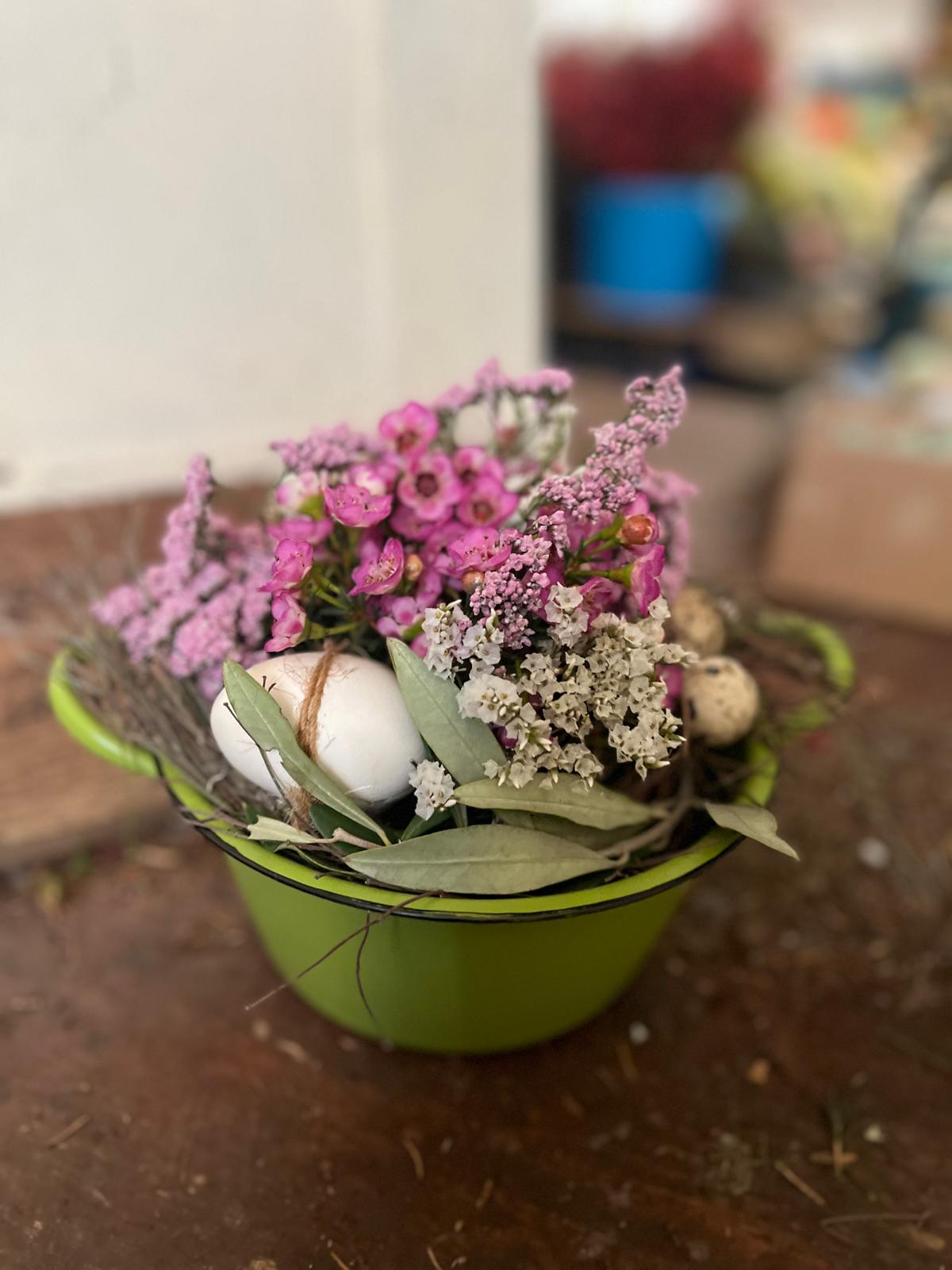 Ostergesteck in der Schale | Frühlingsdeko handgesteckt | Mit Thymian & Eiern | Trocknet wunderschön ein | 18 cm Unikat