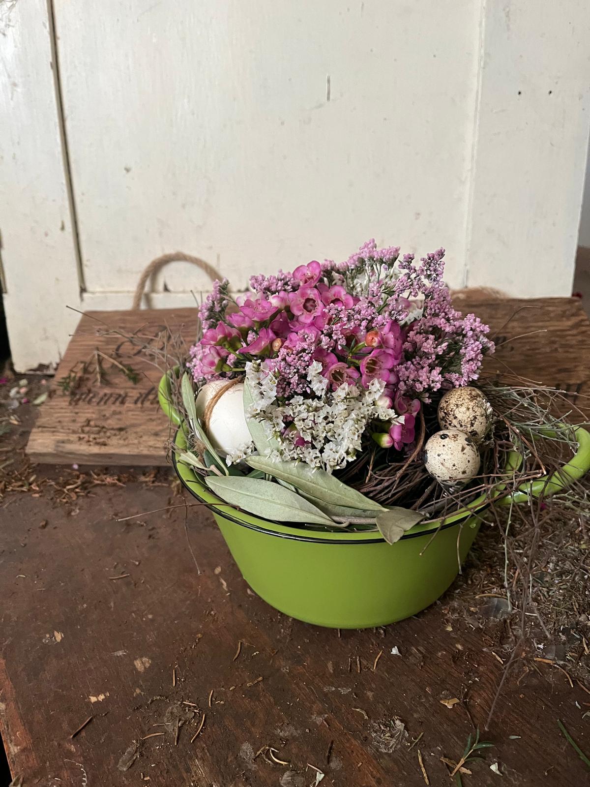 Ostergesteck in der Schale | Frühlingsdeko handgesteckt | Mit Thymian & Eiern | Trocknet wunderschön ein | 18 cm Unikat