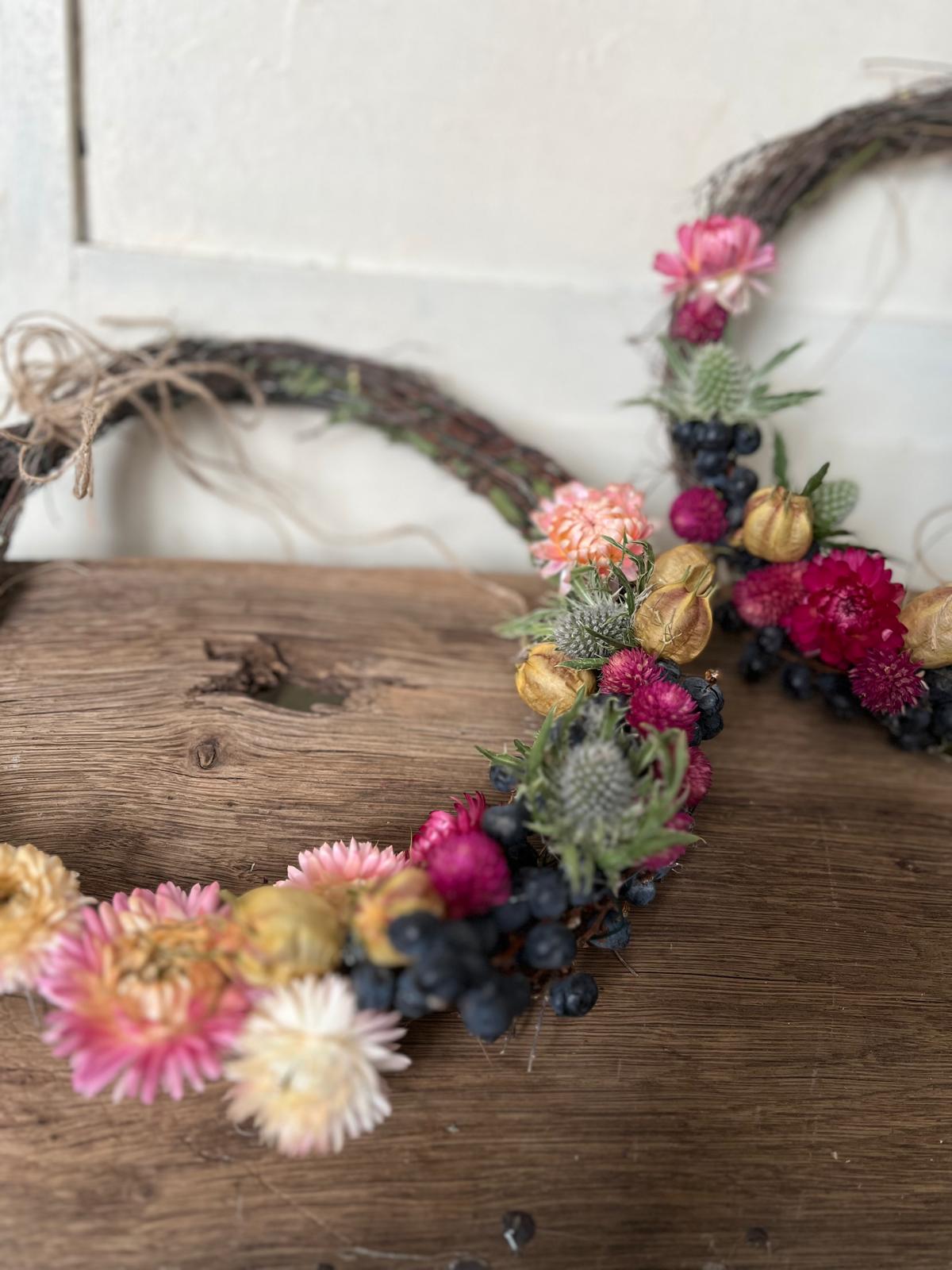 Trockenblumenkranz 21 cm – Handgefertigter Boho Wandkranz – Natürliche Tischdeko – Unikat & Handarbeit – Geschenkidee